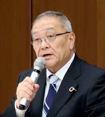 　記者会見する大阪ガスの藤原正隆社長＝８日午後、大阪市