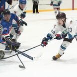 アイスホッケー成年、地元・青森を完封し4強　スピード上林舞子が500m…