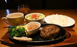 肉のうまみ存分に　和牛ＺＩＧバーグ　ミートダイニングＺＩＧ（宇都宮）