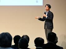 不登校悩む親へ情報提供を