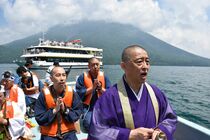 奥日光・中禅寺湖で船禅頂