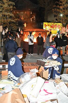 しめ縄など大量に集まった縁起物