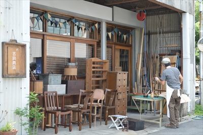 「萬」吉田商店