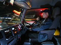 運転が好き、身体続く限り　「経済の血液」 物流支えるトラックドライバー…