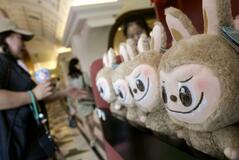 「ラブブ」人気失速