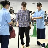 矢板高で「介護技術コンテスト」　ベッドメイキングや要介護者への対応など　福祉学ぶ高校生が競う