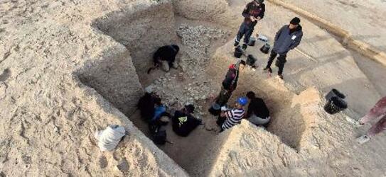 中東の謎の古代文明、王墓発見