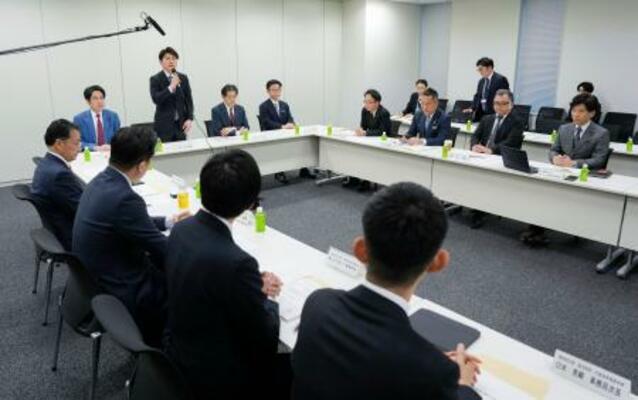 　国会内で開かれた選挙運動に関する与野党の協議会＝１日午後