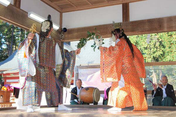 例大祭で奉納された大大御神楽