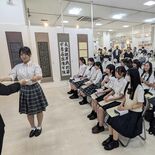 それぞれの人生が作品に　下野の書展「高校生選抜展」　入賞者に賞状