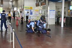 爆発物除去 県警が披露　
