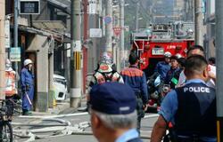 住宅火災で高齢の２人搬送、京都