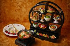アートホテル大阪ベイタワー 料理長が贈る 冬のごほうび御膳 あったか鍋×アフタヌーンティースタイル