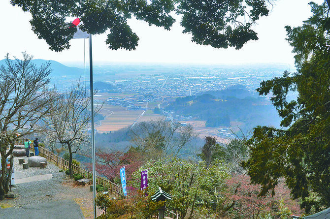唐沢山山頂、唐沢山神社から望む関東平野