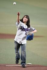 スノボ「金」村瀬心椛が始球式