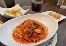 【ミヤコレ】食欲刺激する香り　パスタ「にんにくとトマト」（創作ダイニングＮＯＢＵ）
