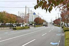 正門前「真工通り」に
