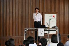 外務省の仕事を紹介