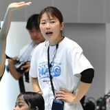 飛び込みでオリンピック出場、榎本選手が講師に　宇都宮で児童50人が楽しさ体験