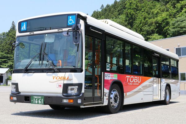 運行する急行バスの車両のイメージ（東武バス日光提供）