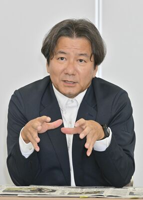インタビューに応じる野々村チェアマン＝下野新聞社、永嶌理絵撮影