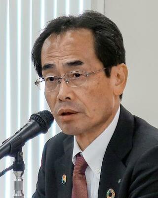 記者会見する関西経済同友会の永井靖二代表幹事=28日午後、大阪市北区