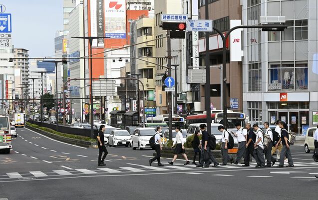 ＪＲ宇都宮駅西側延伸事業が計画される大通り＝１日午後、宇都宮市池上町