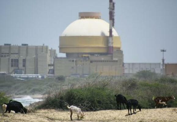 クダンクラム原発=2017年7月、インド南部タミルナド州(共同)
