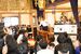 疎開児童の生活を紹介する小倉さん（右）