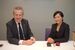 オトワレストランを訪れ音羽さん（右）と対談するガルディニエ会長＝28日午後、宇都宮市西原町