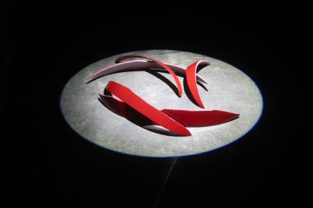 　マルタン・マルジェラさんによる切られた爪をモチーフにしたオブジェ（（Ｃ）Ｎｉｌｓ　Ｅｄｓｔｒｏｍ）（提供写真）