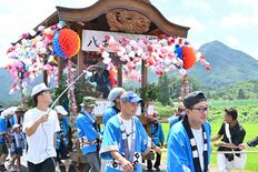 山車２台にぎやかに　佐野で八坂神社祇園祭
