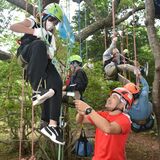 自然体験ツアーに記者が同行　ツリークライミングなど自然に囲まれ４泊５日　４カ所の青少年教育施設が連携