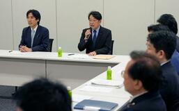 消費税１％、月内決着探る