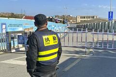 響くごう音、台湾対岸の街騒然