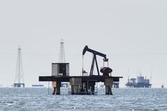 米、中国の原油取引を容認