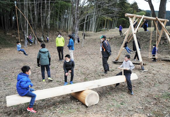 整備された「カソトモの森パーク」で遊ぶ子どもたち