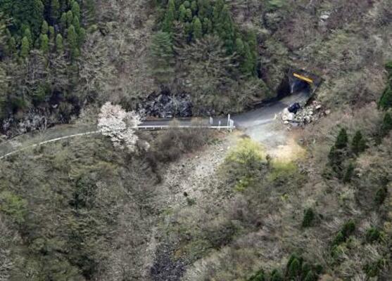 　遺体が発見された大分県豊後大野市の現場周辺＝４月１２日（共同通信社ヘリから）