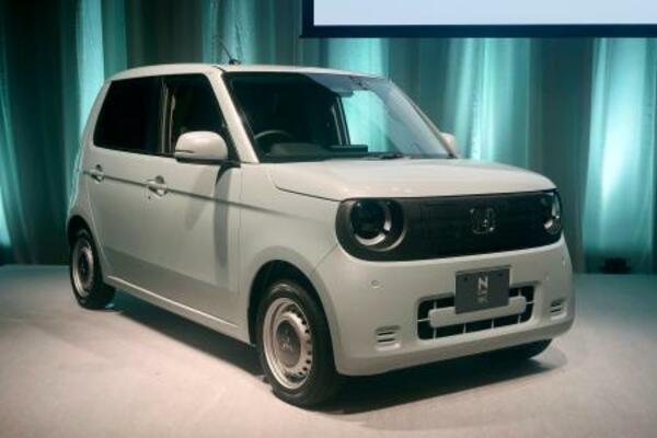　ホンダが発売する軽乗用車の新型電気自動車「Ｎ―ＯＮＥ　ｅ：（エヌワンイー）」＝１１日午前、東京都世田谷区