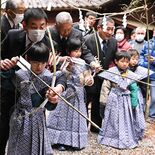 地元の子どもたち、的射貫いて魔よけや豊作祈る　鹿沼・生子神社で市指定無…
