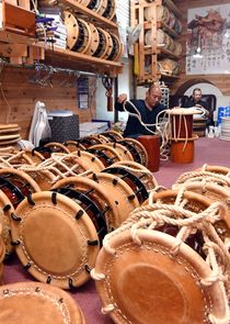 夏祭りを前に太鼓作り進む　那須烏山