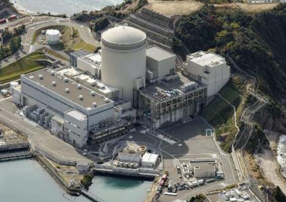 　関西電力美浜原発３号機＝２０２５年１１月、福井県美浜町