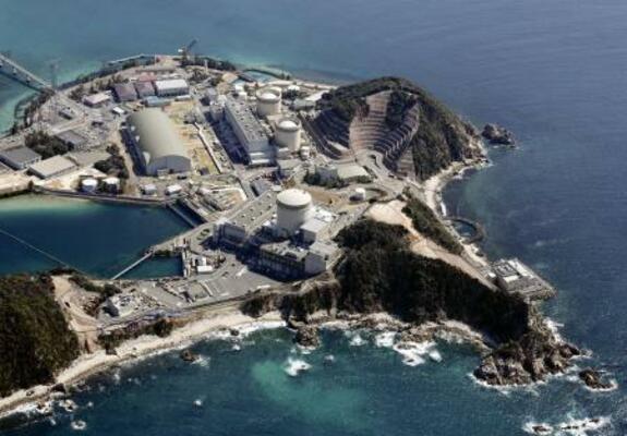 関西電力美浜原発。手前から3号機、2号機、1号機=福井県美浜町