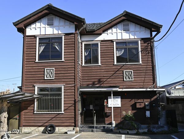 １００年前の建物とは思えない今風の外観を持つ駒橋歯科医院診療所