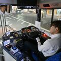 夢の続きと現実を走る　サッカー選手とバス運転士　人生「二刀流」に懸ける