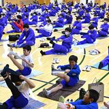 「すぐに疲れ、やる気が出ない」ヨガで解決できるかな　那須塩原で児童生徒が体験