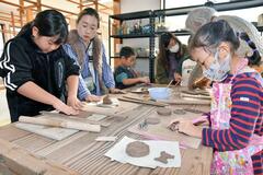益子焼に挑戦 魅力実感