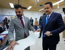 イラク、首相勢力が過半数届かず