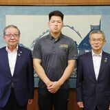 WC準優勝を益子町長に報告　ソフトボールＵ23男子日本代表の大西選手