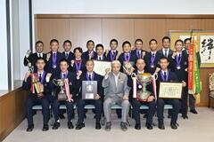 軟式野球 全国初Ｖを報告　